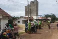 TP PKK dan Muslimat Desa Nusa Serasan Bagikan Takjil
