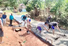 Lewat Semangat Kebersamaan dan CSR Perusahaan, Akses Jalan Dusun IV Supat Timur Kini Dicor