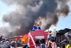 Kebakaran Hebat Lahap 36 Kios di Pasar Pulo Mas, Kerugian Capai Rp700 Juta