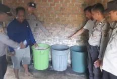 Diduga Jual Tuak, Warga Purwodadi Diamankan Polisi  