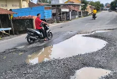 Baru Beberapa Bulan Diperbaiki, Jalinteng Air Balui Kembali Rusak