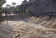 Gunakan Biaya Tidak Terduga Bangun Jembatan Payuputat yang Putus 