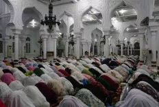 Hukum Meninggalkan Shalat Tarawih karena Kerja Shift Malam 