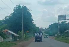 Bahaya, Anak Sekolah Naik Mobil Terbuka