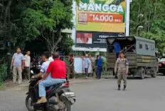 Sepanjang Jalan Protokol Alat Peraga Kampanye Ganggu Kenyamanan Dicopot 