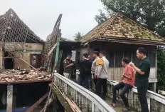 Butuh Bantuan, Rumah Milik Warga di Desa Ulak Kerbau Lama Ogan Ilir Ambruk Akibat Angin Kencang