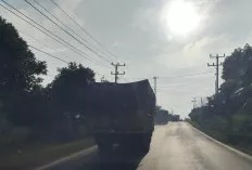Konvoi Truk Batubara Melintasi Jalinteng  Sekayu - Betung Dikeluhkan Warga 