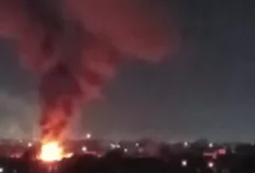 Rumah Dua Lantai di 3 Ulu Palembang Terbakar Hebat, Warga Panik tapi Tak Ada Korban Jiwa