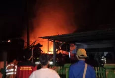 Api Melahap Dua Rumah di  16 Ulu, Warga Panik Berlari Selamatkan Diri   