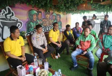 Kopi Hangat dan Obrolan Jalanan: Cara Kapolres Ogan Ilir Rangkul Ojol Jadi Garda Depan Operasi Patuh Musi 2026