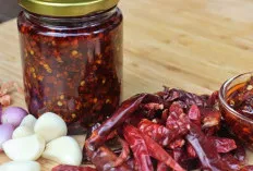  Minyak Cabai , Si Merah Pedas Penggugah Selera dan Resep Mudah Membuatnya di Rumah