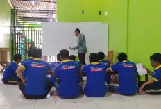 Para WBP Lapas Narkotika Kelas IIA Muara Beliti Semangat Belajar Lewat Program Kerja Paket 