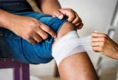 6 Cara Mengobati Luka Jatuh dari Motor yang Efektif dan Aman