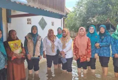 TP PKK Babat Toman Lakukan Pendampingan Anak-Anak Terdampak Korban Banjir