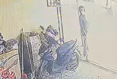 Aksi Curanmor Terekam CCTV, Pelaku Gasak Motor Wanita Muda di Ruko