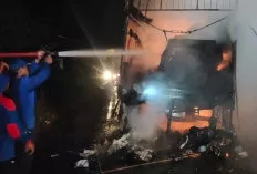 Truk Pengangkut Paket Terbakar di Jalintim Banyuasin, Kerugian Capai Rp800 Juta