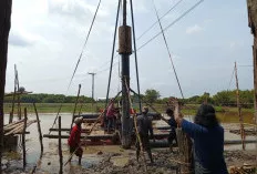 Air Pasang Hambat Pembangunan Jembatan Gantung Sungai Dabuk, Progres Capai 24 Persen