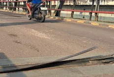 Besi Jembatan Sungai Lilin Muncul ke Permukaan, Pengendara Diminta Waspada