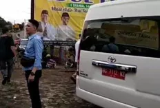 Aduh, Ada Kendaraan Pelat Merah Saat Daftar ke Partai Politik