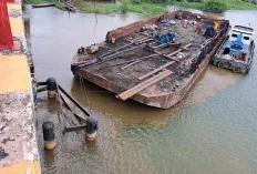 Fender Rusak Akibat Ditabrak Tongkang Batu Bara, Akhirnya Dilakukan Perbaikan