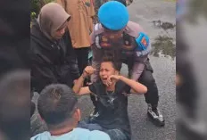 Wow, Gerap Cepat, Kanit Provos Polres Prabumulih Bantu Korban Kecelakaan