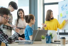 Kuliah Sambil Kerja: Tips dan Trik Sukses Menjalani Keduanya!