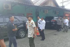 Tim Teknis Pemkot Palembang Geledah Diskotek Darma Agung 41 Club