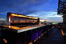 Cloud Lounge & Dining: Tempat Terbaik Menikmati Pemandangan Jakarta dari Ketinggian