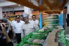Gubernur  Dampingi Mentan Amran Sulaiman Tinjau Operasi Pangan Murah 