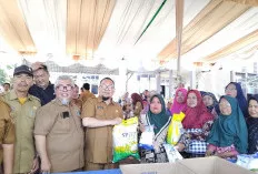 Tekan Inflasi, Pemkab Muba Salurkan 1.200 Paket Sembako Murah di Babat Supat
