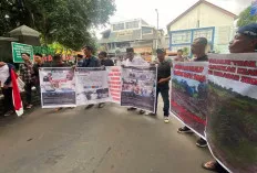 Puluhan Warga Desa Bakung Kepung Kejagung, Soroti Lambannya Penanganan Kasus Tanah