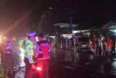 Diduga Kurang Kosentrasi Toyota HI Ace Seruduk Dump Truck, Empat Orang Jadi Korban