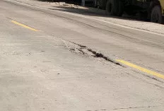 Cor Jalan di Randik Sekayu Tak Rata, Pengendara Motor Diminta Lebih Waspada