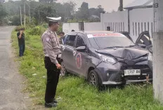 Ambulans Bawa Jenazah Tabrak Tiang Listrik di Musi Rawas, Sopir Diduga Kehilangan Kendali