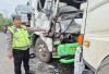 Fuso dan Trailer Tabrakan di Jalintim Ogan Ilir, Sopir Trailer Patah Kaki
