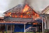 Diduga Korsleting Listrik, Rumah Panggung di Banuayu Muara Enim Ludes Terbakar
