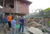 Dinding Penahan Sungai Bergeser, Dua Rumah Warga di Lais Muba Ambrol Akibat Longsor