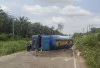 Truk Tangki Terbalik di Jalintim Palembang–Jambi, Arus Lalu Lintas di Tungkal Jaya Terganggu
